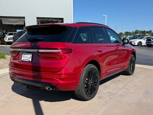Used 2024 Lincoln Corsair Reserve w/ Equipment Group 201A AWD/4WD image 5