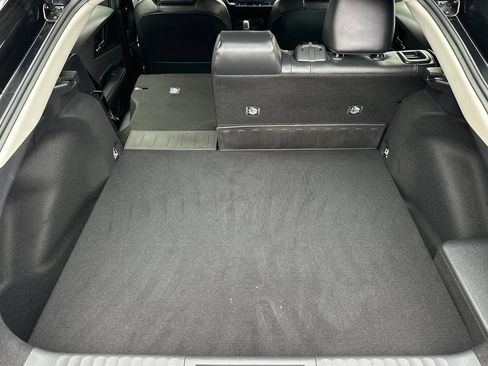 Certified 2023 Toyota Prius XLE FWD image 16