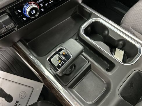 Certified 2025 GMC Sierra 1500 Elevation AWD/4WD image 17