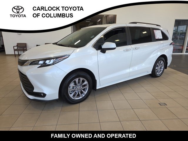 Used 2026 Toyota Sienna XLE FWD image 4