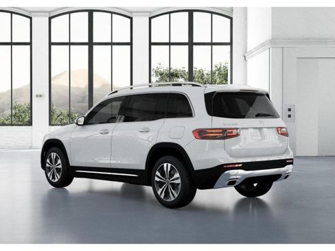 Used 2025 Mercedes-Benz GLB 250 image 28