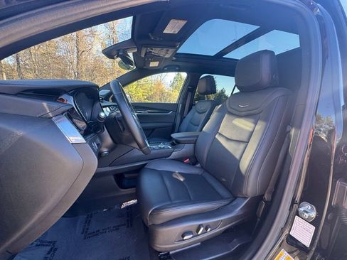 Certified 2025 Cadillac XT6 Premium Luxury image 6