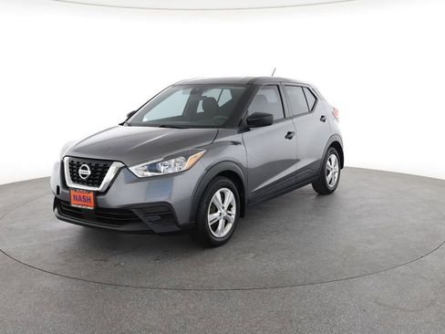 Used 2020 Nissan Kicks S image 5