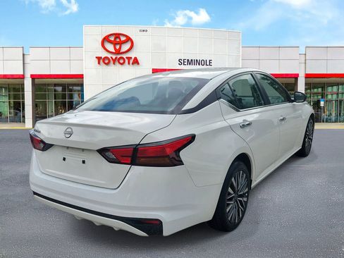 Used 2025 Nissan Altima 2.5 SV FWD image 3