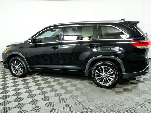 Used 2018 Toyota Highlander XLE FWD image 29