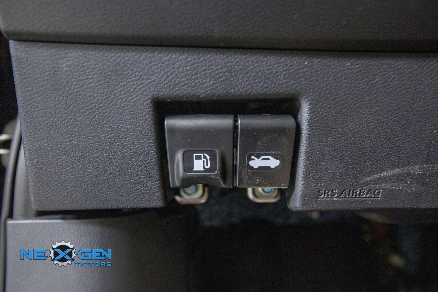 Used 2025 Nissan Versa SV w/ Trunk Package FWD image 16