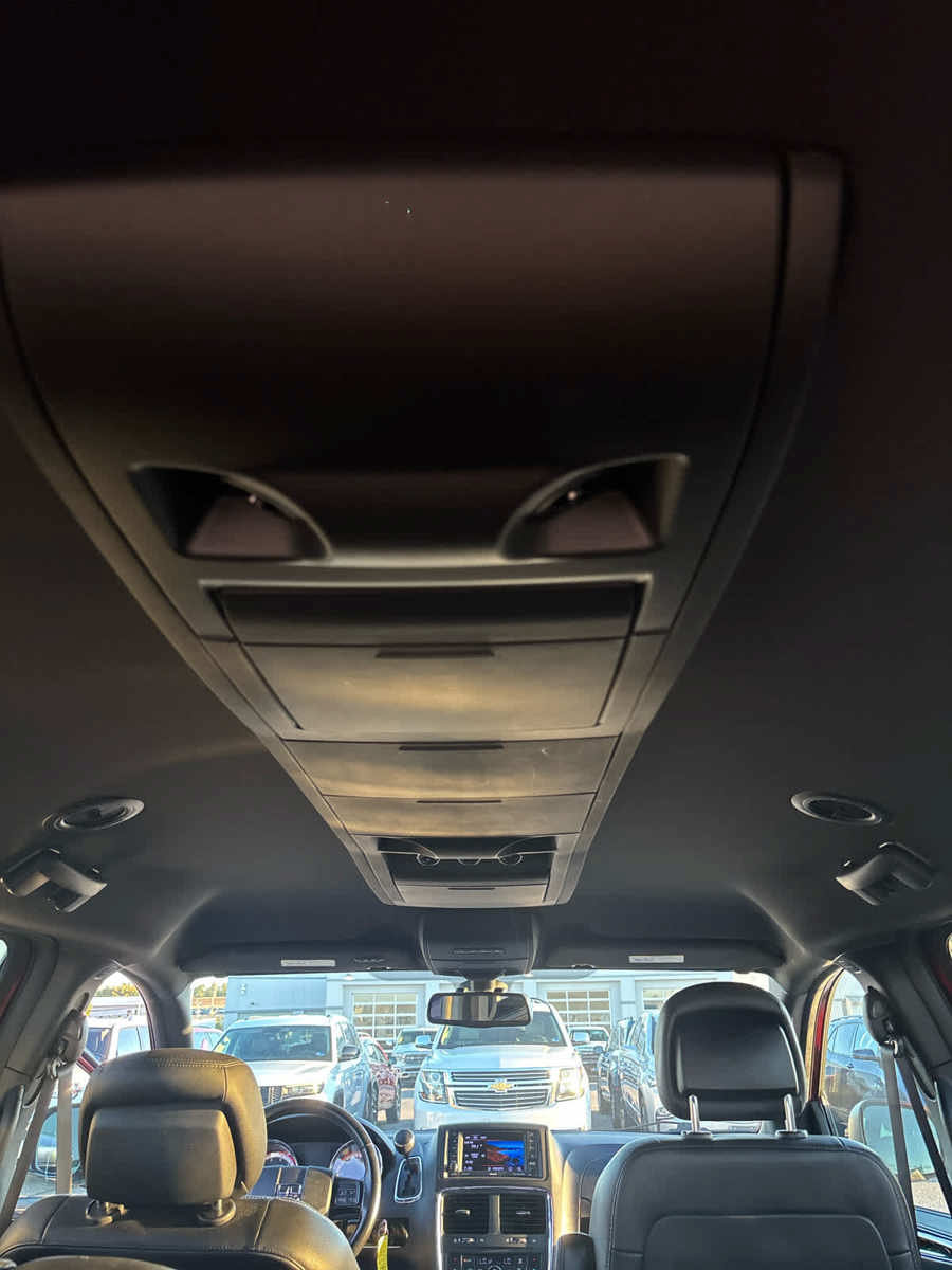 Used 2020 Dodge Grand Caravan SXT w/ Driver Convenience Group FWD image 18