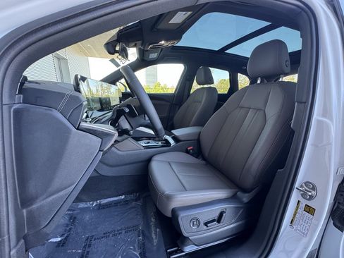 Used 2025 Audi Q5 2.0T Premium w/ Convenience Package image 5