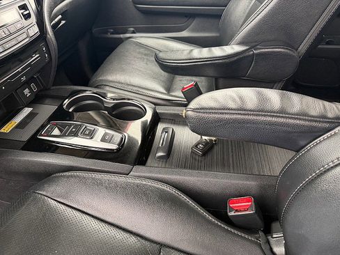 Used 2019 Honda Pilot Touring image 13