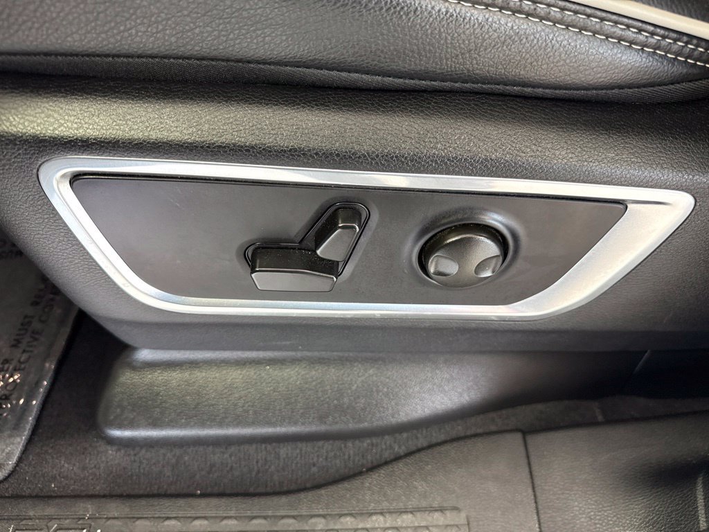 Used 2026 RAM 1500 Laramie AWD/4WD image 18
