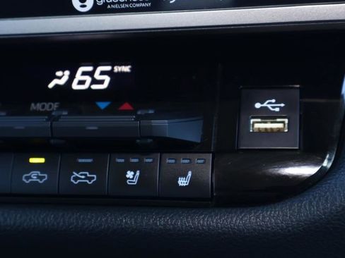 Used 2024 Toyota Tundra Limited image 30