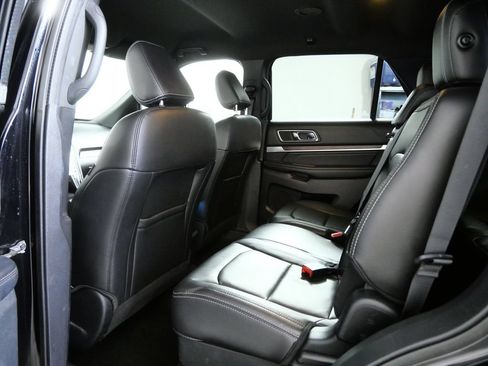 Used 2018 Ford Explorer Limited AWD/4WD image 13