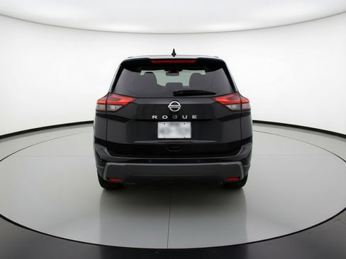 Used 2025 Nissan Rogue SV image 2