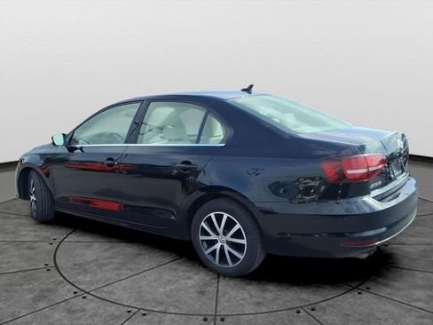 Used 2017 Volkswagen Jetta SE image 6
