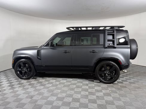 Used 2025 Land Rover Defender 110 V8 AWD/4WD image 2
