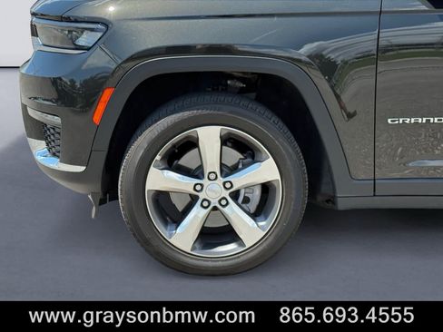 Used 2022 Jeep Grand Cherokee L Limited AWD/4WD image 9