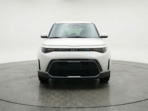 Used 2025 Kia Soul LX w/ LX Technology Package image 2