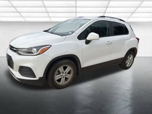 Used 2021 Chevrolet Trax LT w/ Driver Confidence Package FWD image 1