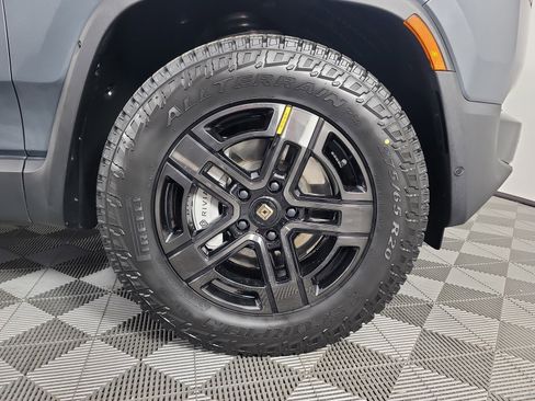 Used 2024 Rivian R1S Adventure AWD/4WD image 11