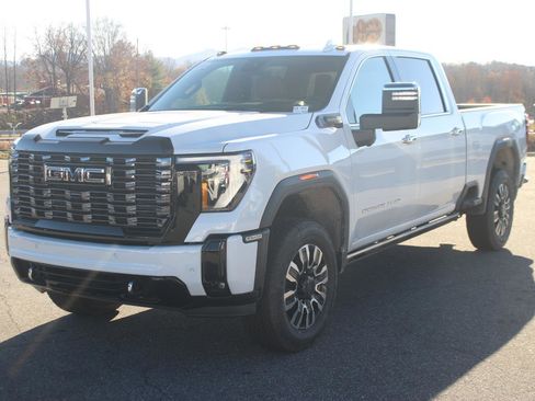 New 2026 GMC Sierra 2500 Denali Ultimate image 3