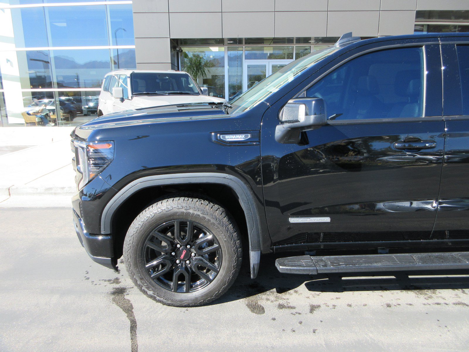 Used 2024 GMC Sierra 1500 Elevation w/ Elevation Premium Package AWD/4WD image 2