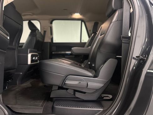 Used 2024 Ford Expedition Max XLT image 23