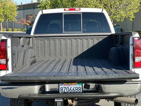 Used 2007 Chevrolet Silverado 3500 LT w/ Heavy-Duty Power Package AWD/4WD image 11