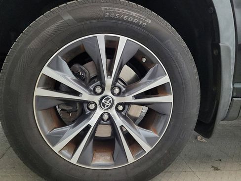 Used 2019 Toyota Highlander LE AWD/4WD image 31