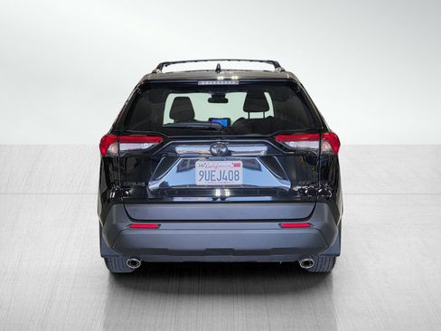 Used 2025 Toyota RAV4 XLE AWD/4WD image 6