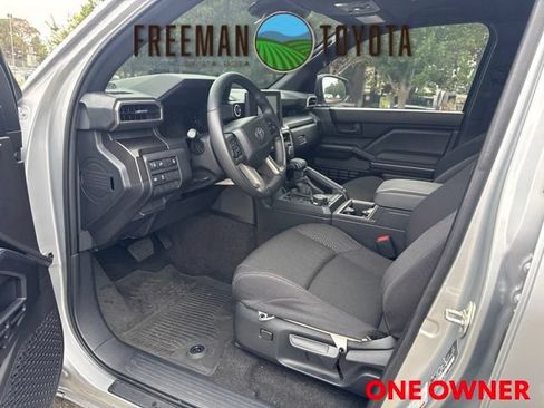 Used 2025 Toyota 4Runner SR5 AWD/4WD image 7