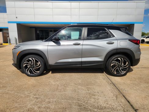 Used 2025 Chevrolet TrailBlazer RS w/ Convenience Package FWD image 5