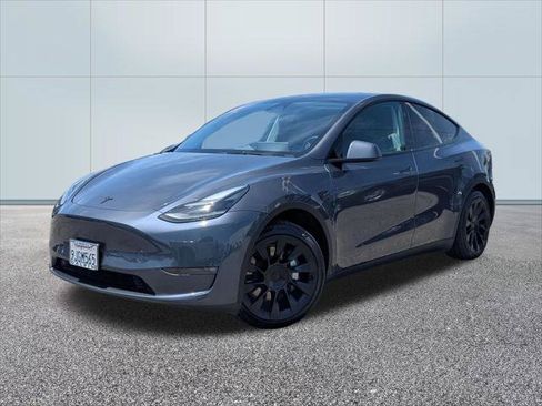 Used 2023 Tesla Model Y Long Range AWD/4WD image 1