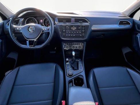 Used 2019 Volkswagen Tiguan SE w/ Panoramic Sunroof Package image 7