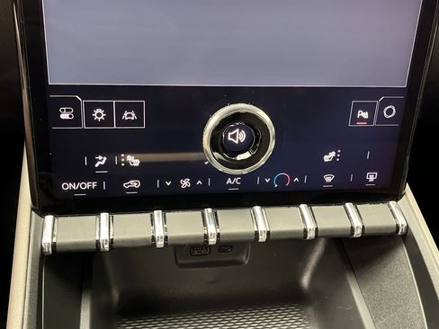 Certified 2025 GMC Terrain Elevation AWD/4WD image 22