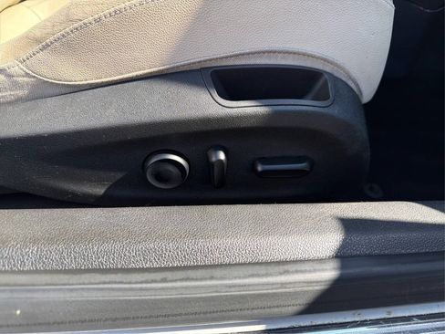Used 2019 Buick Cascada Premium FWD image 29