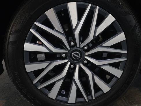 Used 2025 Nissan Altima 2.5 SV FWD image 31