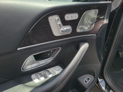Used 2023 Mercedes-Benz GLS 580 4MATIC image 15