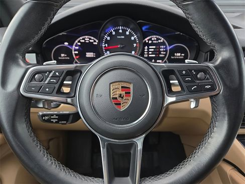 Used 2019 Porsche Cayenne image 9