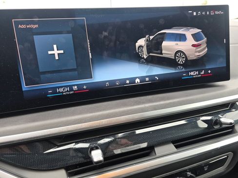 Used 2025 BMW X7 xDrive40i AWD/4WD image 21