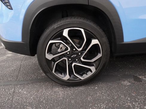 Used 2024 Chevrolet Trax RS w/ Sunroof Package FWD image 30