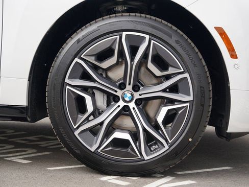 New 2026 BMW iX xDrive60 image 29
