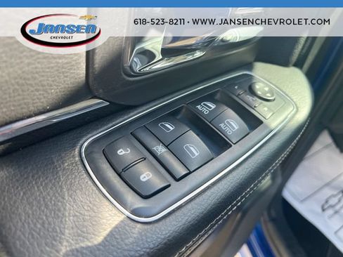 Used 2016 RAM 1500 Laramie w/ Convenience Group AWD/4WD image 22