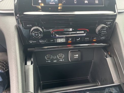 New 2025 Jeep Grand Cherokee Laredo X image 22