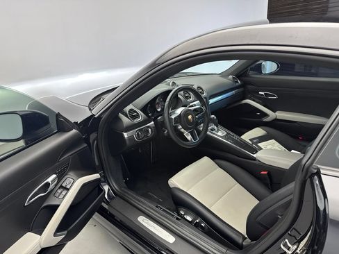Certified 2024 Porsche 718 Cayman S RWD image 12