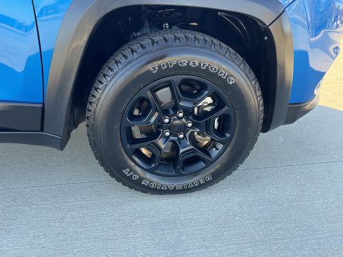 Used 2022 Jeep Cherokee Latitude image 15