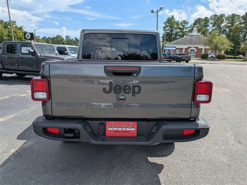 New 2025 Jeep Gladiator Sport image 33