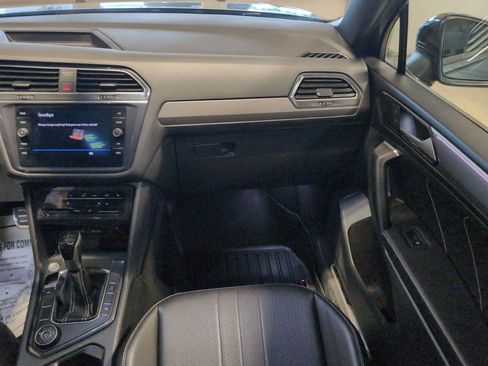 Used 2022 Volkswagen Tiguan SE R-Line AWD/4WD image 27