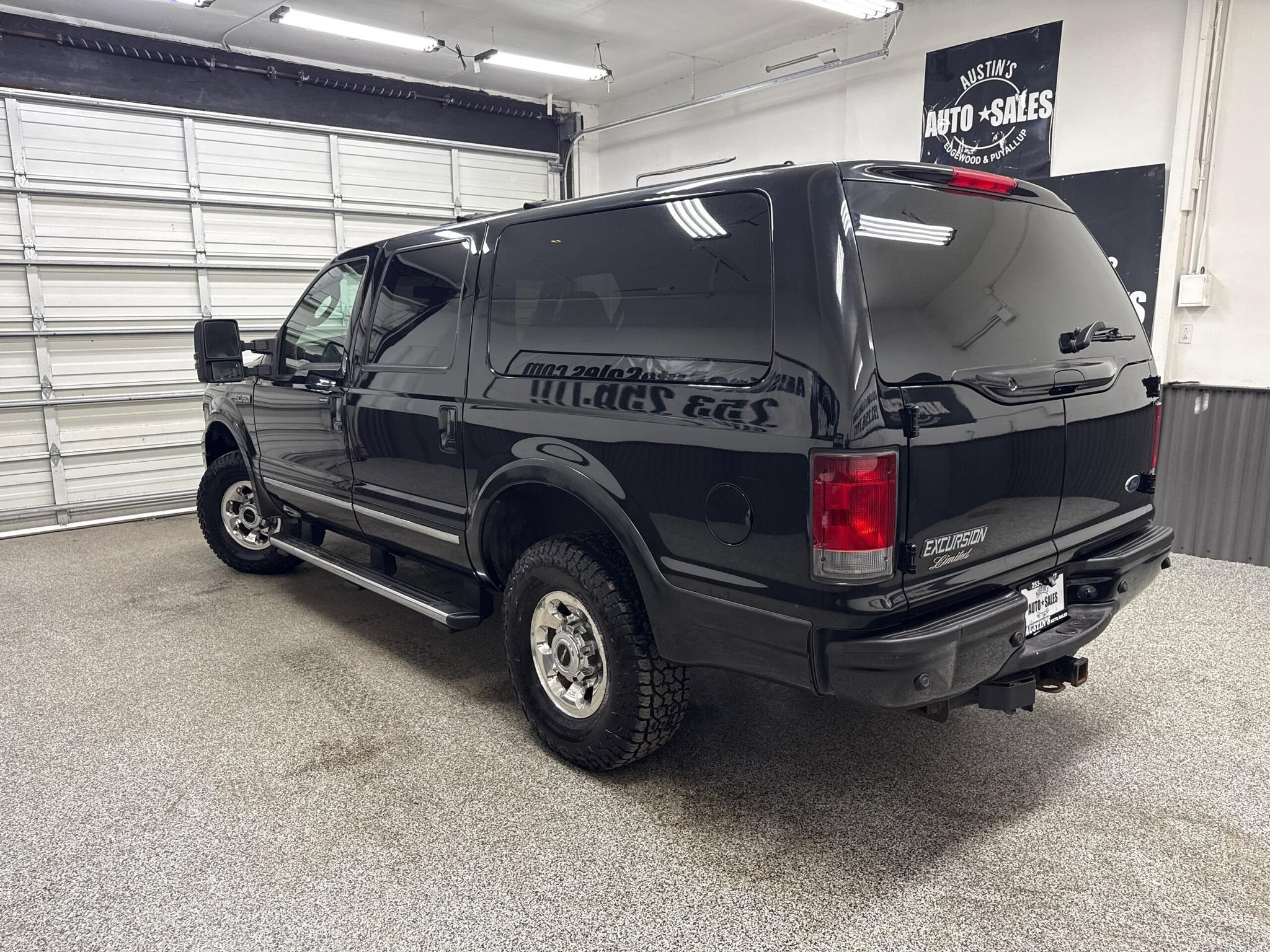 Used 2005 Ford Excursion Limited AWD/4WD image 8