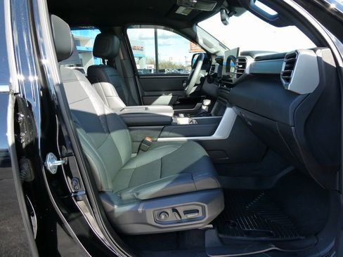 Used 2025 Toyota Tundra Limited AWD/4WD image 16