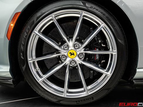 Used 2022 Ferrari 812 GTS RWD image 28